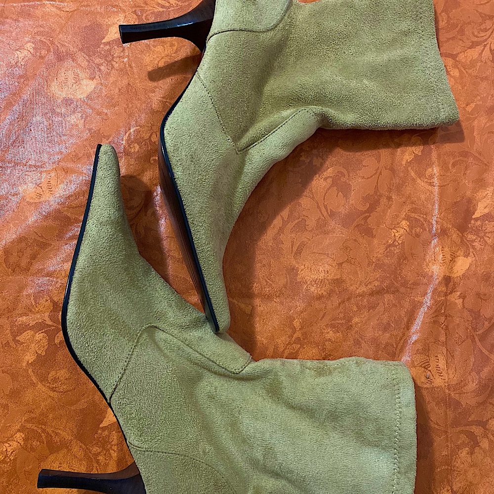 Size 7 heel boots